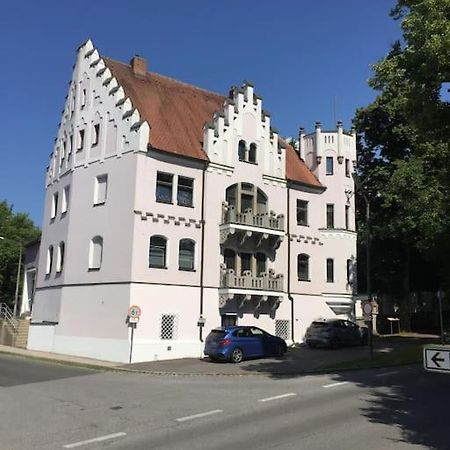 Ferienwohnung In Historischer Villa Mit Gartennutzung ฟูร์ท อิม วัลด์ ภายนอก รูปภาพ
